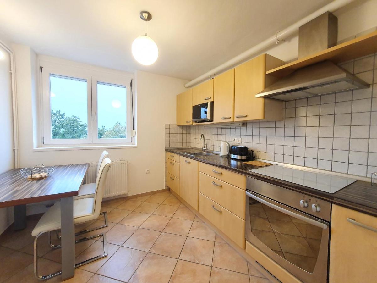 Studio Apartment Matic Tour As By Ljubljanica River ลูบลิยานา ภายนอก รูปภาพ