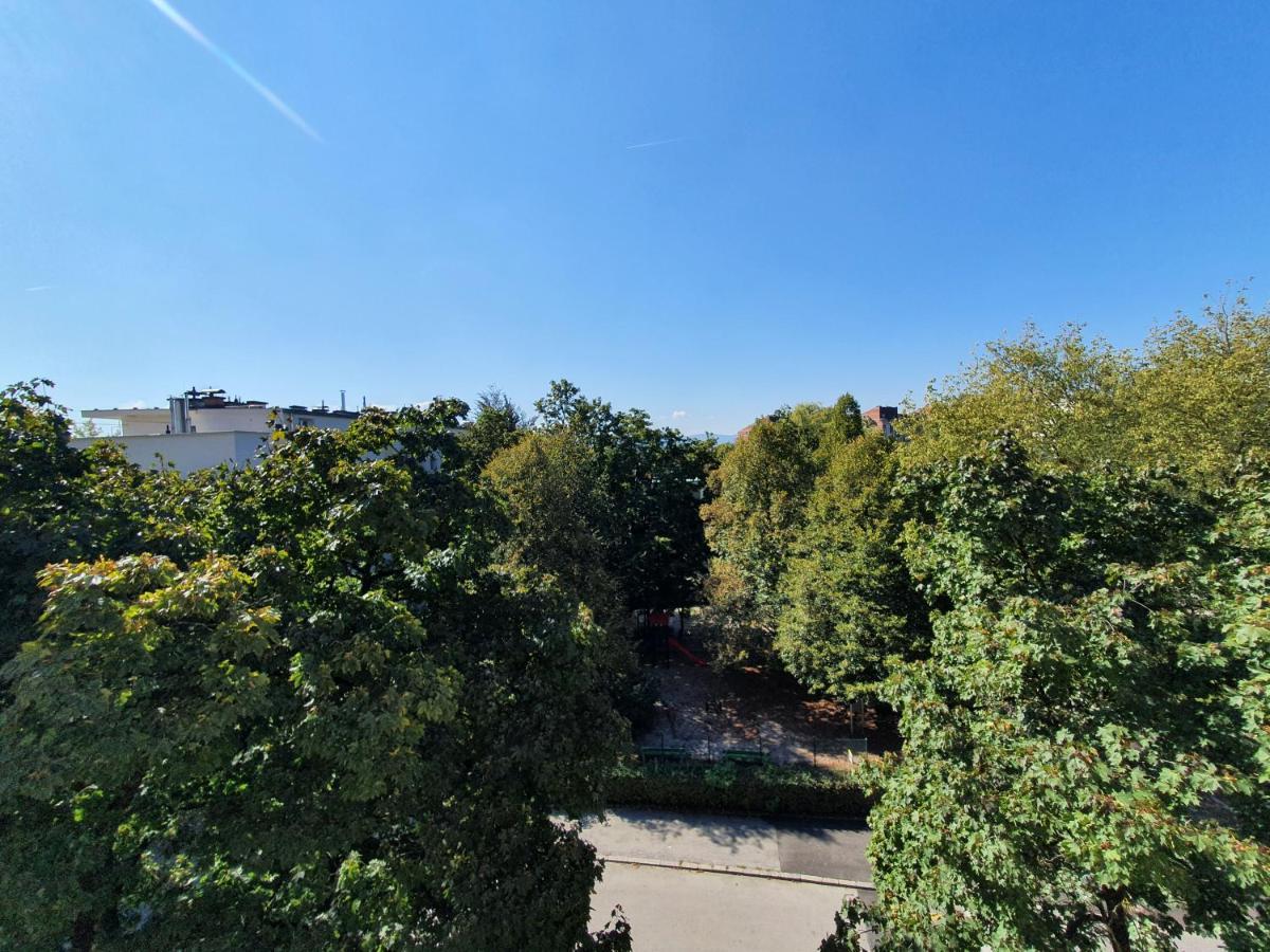 Studio Apartment Matic Tour As By Ljubljanica River ลูบลิยานา ภายนอก รูปภาพ
